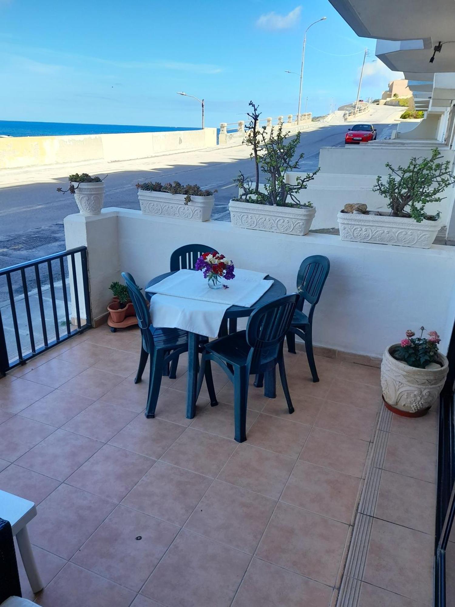 Seafront Maisonette Ocean Views & Terrace Mellieħa Extérieur photo