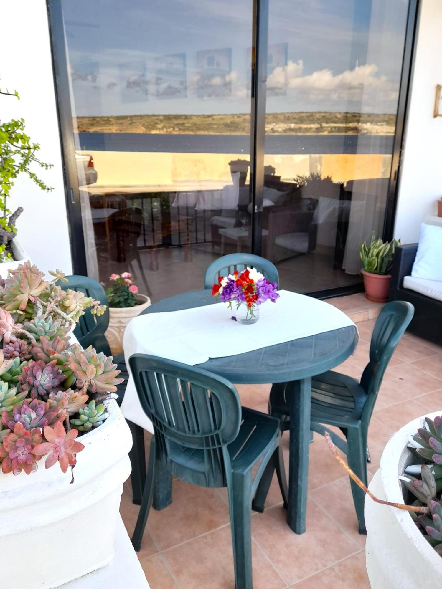 Seafront Maisonette Ocean Views & Terrace Mellieħa Extérieur photo